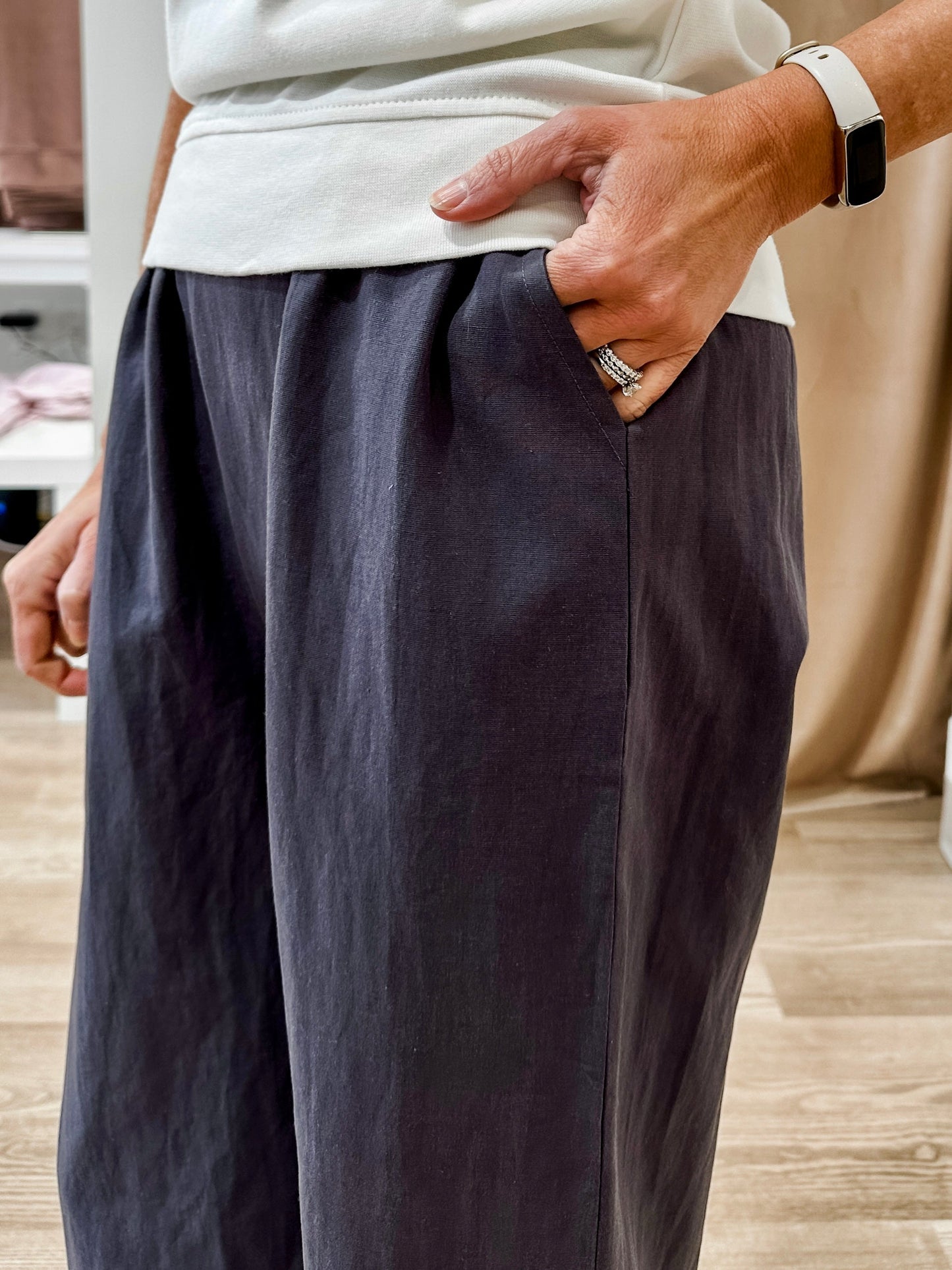 Pull-On Linen Pant